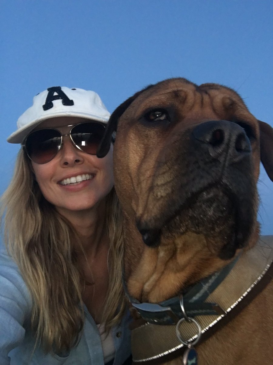 Happy Sunday to everybody from Me and Stan! ❤️🌈🌞#sundayvibes