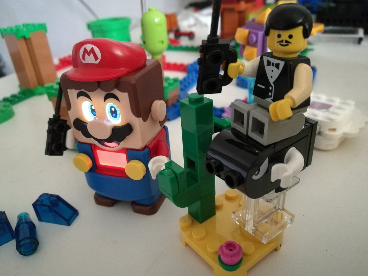sebiepicworks's tweet photo. 😝#Nintendo #LEGOSuperMario with radio set https://t.co/DlEOvFw2WN