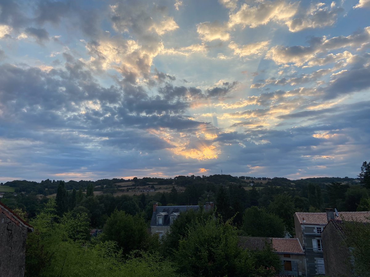 I can never stay awake long enough to see a sunset these days, so here’s a beautiful sunrise from my bedroom window in #France Tagging hosts @always5star @RoarLoudTravel @_sundaysunsets_ @GrnLakeGirl @HHLifestyleTrav #SundaySunsets