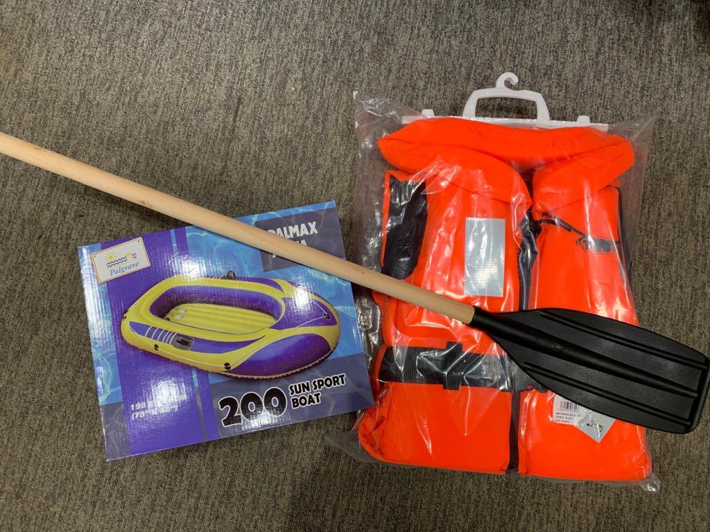 BarnPb's tweet image. The weather is set to improve, so best get prepared! 🌞🚣‍♀️🌤⛵️🛶. WETSUITS from Children’s up to 3XL! BUOYANCY JACKETS and LIFE JACKETS in various sizes. DINGHYS available also! Happy Sunday everyone 🤗🤗 #sun #active #pooleybridge  #LakeDistrict #Cumbria