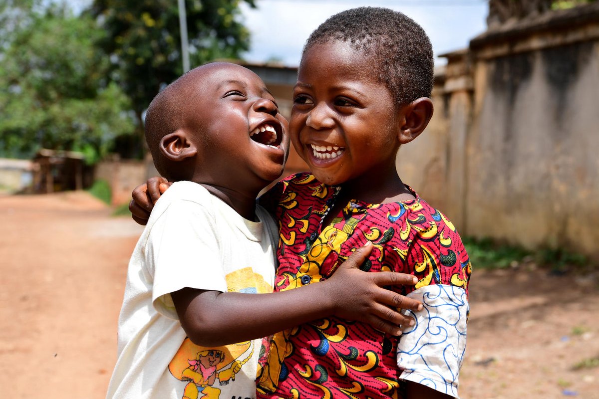 Le droit de jouer 🤸‍♂
Le droit d'apprendre 📚 
Le droit de rêver 💬 

#PourChaqueEnfant, le droit de vivre pleinement son enfance. 💙