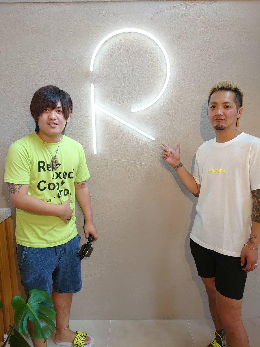 Slowスターター えーちゃん四児パパ 真東海オンエア この間りょう君のカフェの紹介の動画上がりまーす 最後に暴チキさんとの はなします 二店とも協力ありがとうございました スロースターター 暴チキ Rcoffeestand