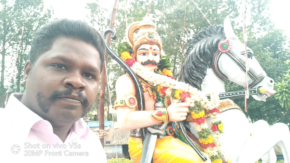 Naveen22974653's tweet photo. #வல்வில்_வேட்டுவன்_ஓரிவிழா எங்க குலசாமி இவரைப்போல வேற ஆளு இருந்தா காமி https://t.co/yj6pJ94Z2Y