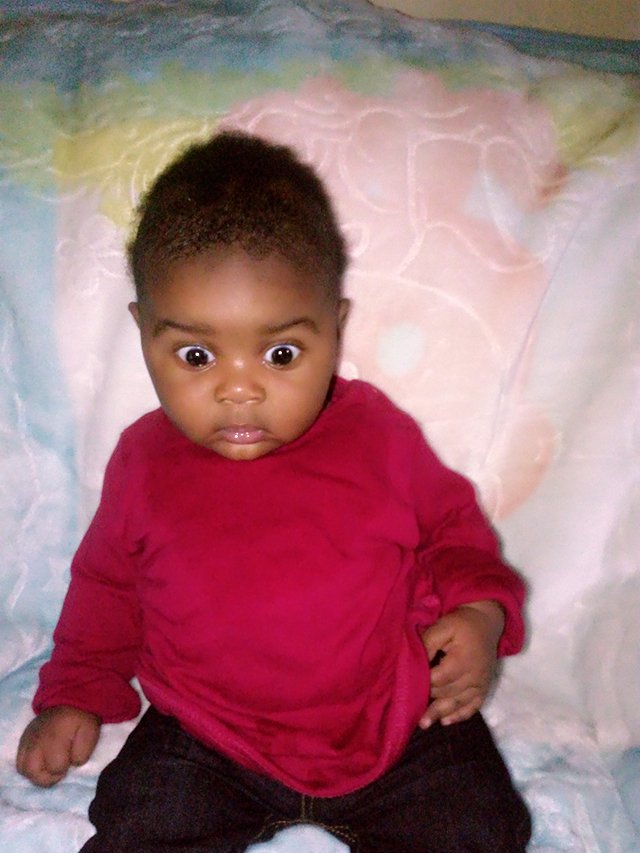 Katrina's child  watching praise #BBNaijia