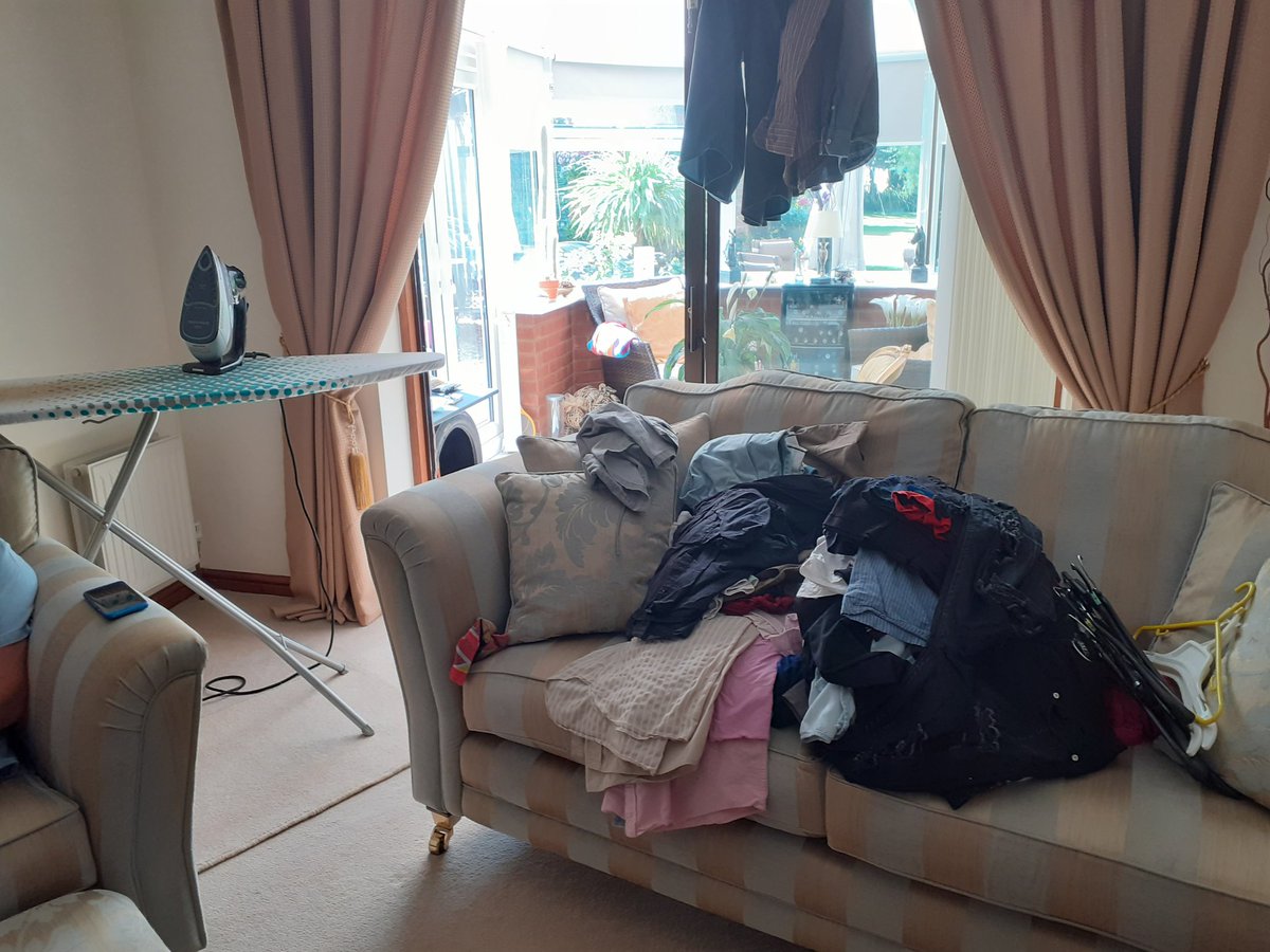 Rocklandgirl's tweet photo. Normally I would of been at #BTCC but due to #Covid_19 I am watching from home on @itvmotorsport @ITV4 @BtccManagment @PaulONeill29 @LouGoodmanMedia @timharvey7 @NotDanMayo & catching up on the ironing #howirock #BTCC Have a fabulous day guys https://t.co/I6hCGbAWnz