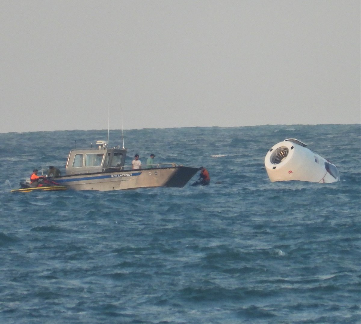 John_Winkopp's tweet photo. What to expect later today from @SpaceX #CrewDragon #Pensacola. Pics from a practice recovery back in may. #GoNavigator https://t.co/p0Z3p5gaHL