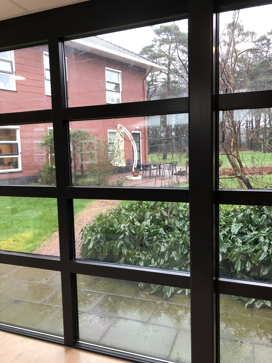 ClaidMail's tweet photo. De komende week wordt het weer #heet houd de #hitte buiten door het aanbrengen van onze #Nanofolie op uw #glas. Houd de ramen en deuren gesloten en u merkt dat het binnen stukken #koeler blijft. Voor #info neem #contact met ons op https://t.co/7JSf5jDHlH