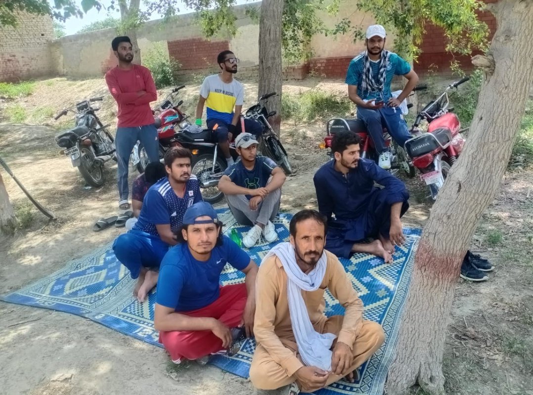 HNL05954's tweet photo. 2nd day of Eid in cricket ground
#FriendsStar https://t.co/Th6GXxrahL