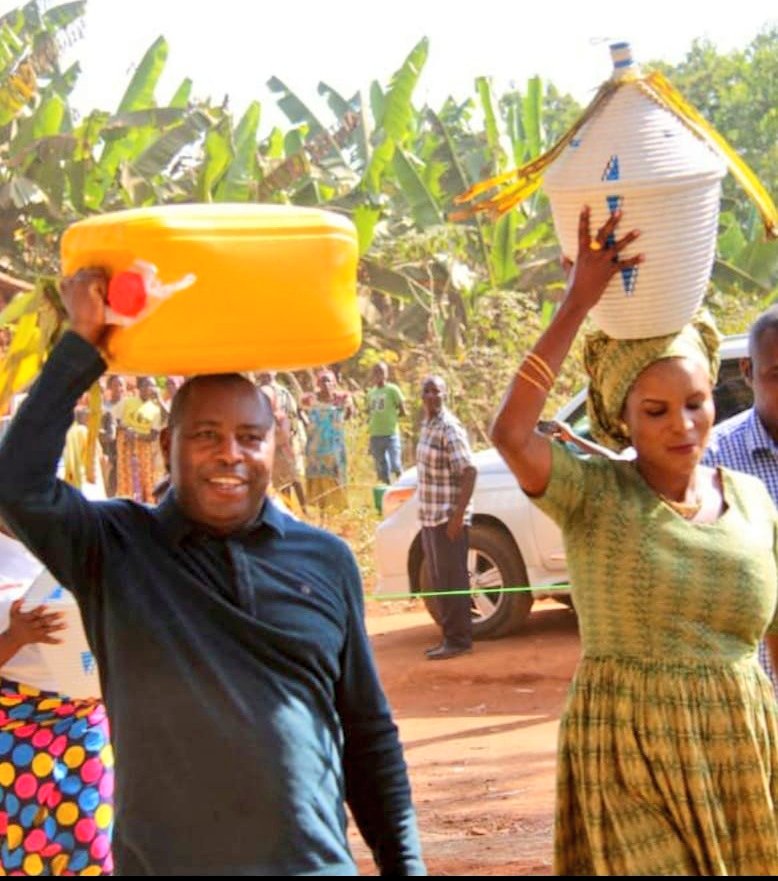pnininahazwe's tweet photo. Sans déconsidérer son côté convivial actuel, ne serait-il pas encore plus bénéfique de faire de la journée communale une occasion de débats et de réflexions libres sur la situation des communes et les réformes nécessaires ? #Burundi https://t.co/DKcWtsfjFA