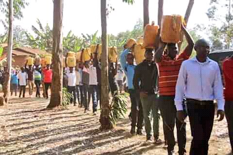 pnininahazwe's tweet photo. Sans déconsidérer son côté convivial actuel, ne serait-il pas encore plus bénéfique de faire de la journée communale une occasion de débats et de réflexions libres sur la situation des communes et les réformes nécessaires ? #Burundi https://t.co/DKcWtsfjFA