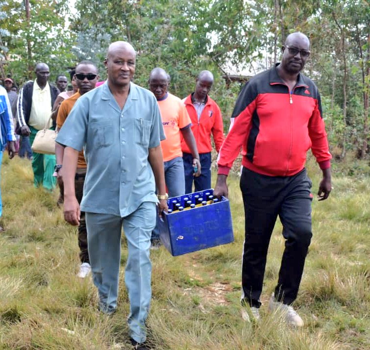 pnininahazwe's tweet photo. Sans déconsidérer son côté convivial actuel, ne serait-il pas encore plus bénéfique de faire de la journée communale une occasion de débats et de réflexions libres sur la situation des communes et les réformes nécessaires ? #Burundi https://t.co/DKcWtsfjFA