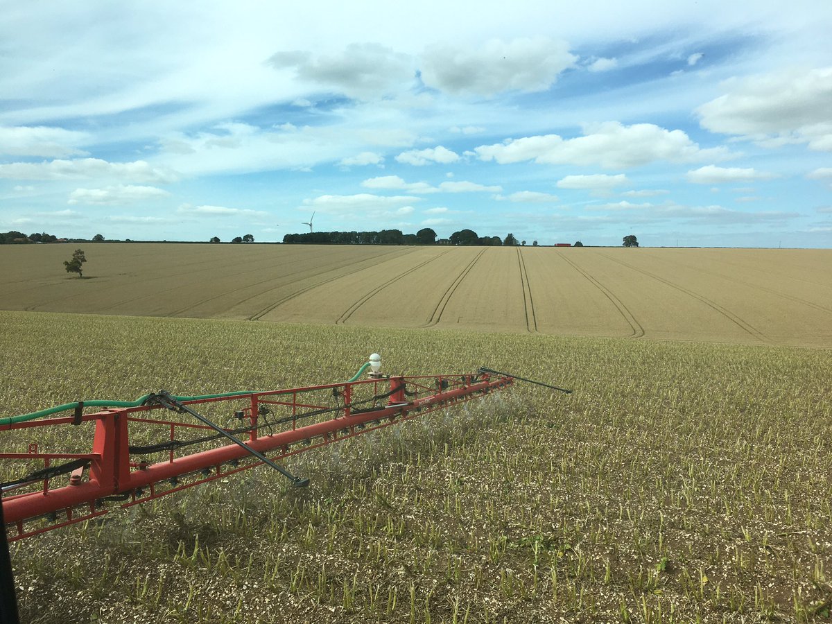 donnell_jack's tweet photo. Nothing like the agrifac to get around the fields in Tipp😉, spotlight dessication well underway on seed https://t.co/rfpjMC0aqW