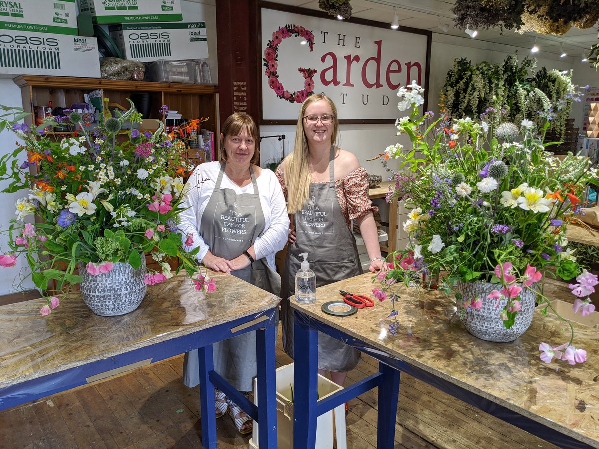 Today we hosted a private workshop for Katie and her mum. They booked our Eco Summer Arrangement workshop earlier in the year but we had to postpone. Once we both felt felt like we could run the workshop safely we got a date in the diary!