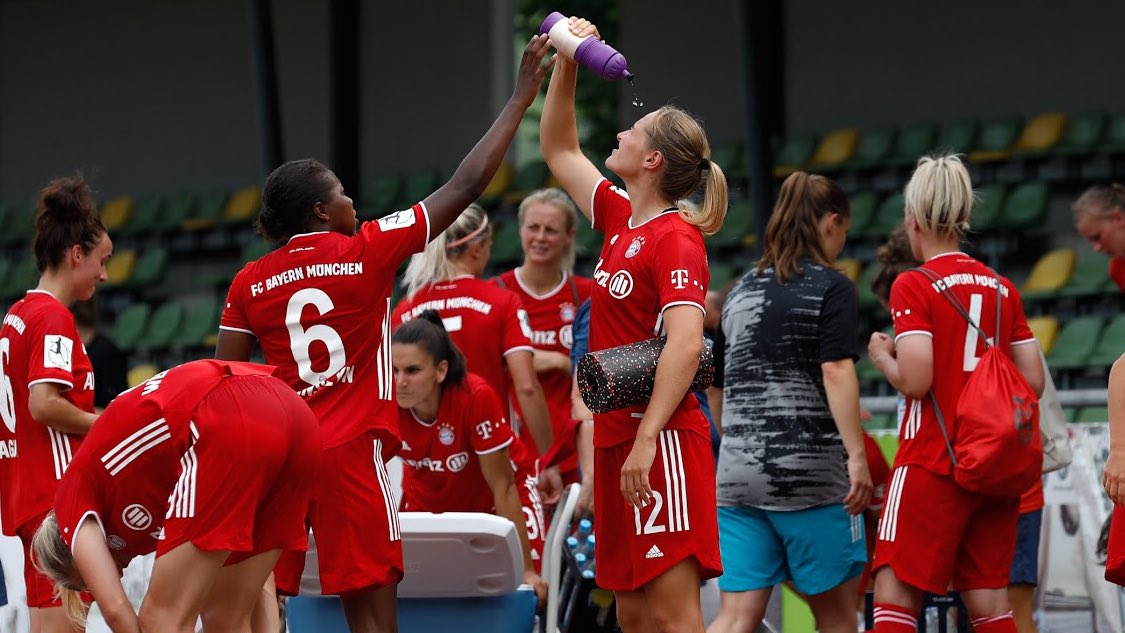 FCBfrauen's tweet photo. #AskSydney ๐คฉ
Sydney Lohmann ist heute um 19 Uhr Gast im #AudiFCBTour Studio! Habt ihr Fragen? Dann her damit! ๐ https://t.co/EEjRw9OBJR