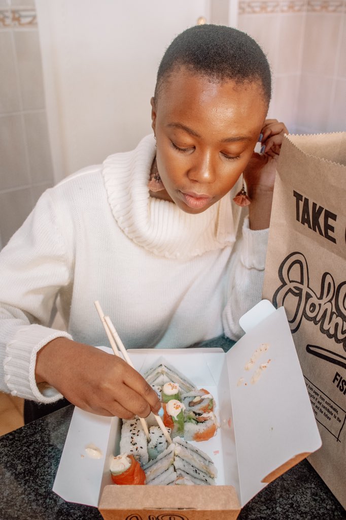 Thobi_Rose's tweet photo. COMPETITION TIME: 

Sharing is caring, so myself and @mrdfood are giving away a R300 voucher for you to WIN!!!

Let me know what you’re craving below - you have till tomorrow. 

Don’t forget to share it using the #StayHomeEatOut hashtag. Ready, set, go!!!
#Ad https://t.co/MJcr38kNKU