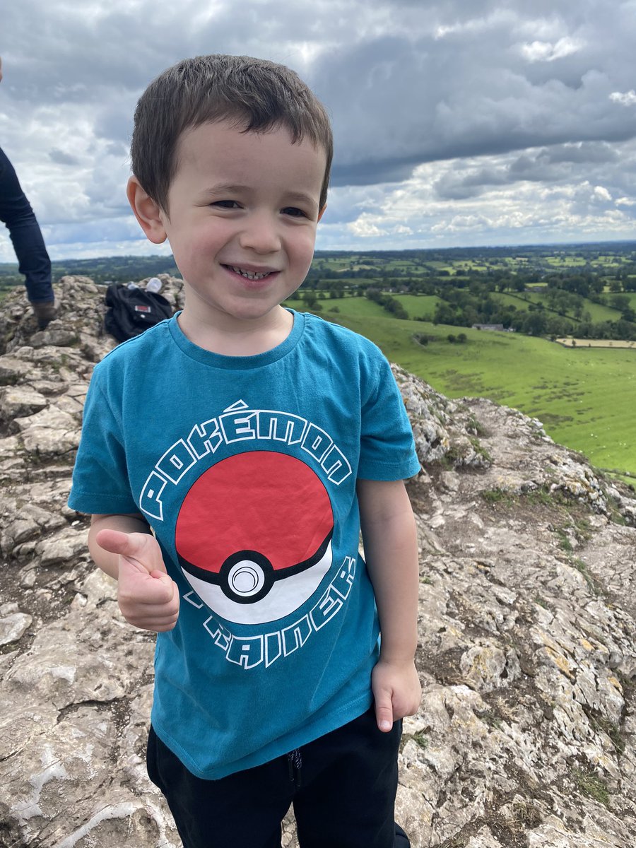 DofEChellaston's tweet photo. Decided to bring them a “little” walk up Thorpe Cloud ☁️ ⛰ ☀️ https://t.co/PohnYu5dd6