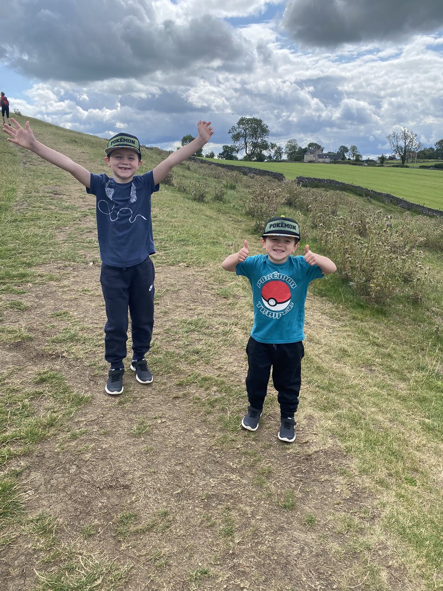 DofEChellaston's tweet photo. Decided to bring them a “little” walk up Thorpe Cloud ☁️ ⛰ ☀️ https://t.co/PohnYu5dd6