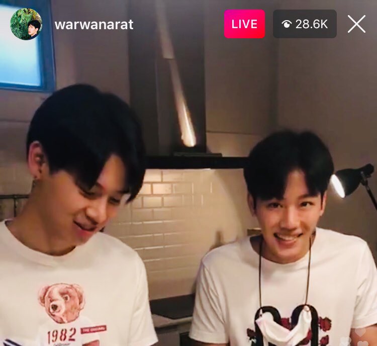 EveWarrr's tweet photo. ล่าสุดวนรมีความคิดที่จะทำไอติมหมูยอให้ฟค กินแล้วนะ ตาเป็นประกายเชียวเวลาคิดอะไรซ���ๆเนี่ย

 #หมูยอของหยิ่นวอร์xสขอนแก่น https://t.co/QyKd446dsf