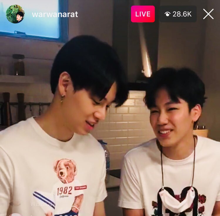 EveWarrr's tweet photo. ล่าสุดวนรมีความคิดที่จะทำไอติมหมูยอให้ฟค กินแล้วนะ ตาเป็นประกายเชียวเวลาคิดอะไรซ���ๆเนี่ย

 #หมูยอของหยิ่นวอร์xสขอนแก่น https://t.co/QyKd446dsf