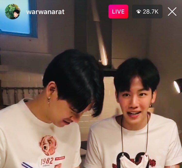 EveWarrr's tweet photo. ล่าสุดวนรมีความคิดที่จะทำไอติมหมูยอให้ฟค กินแล้วนะ ตาเป็นประกายเชียวเวลาคิดอะไรซ���ๆเนี่ย

 #หมูยอของหยิ่นวอร์xสขอนแก่น https://t.co/QyKd446dsf