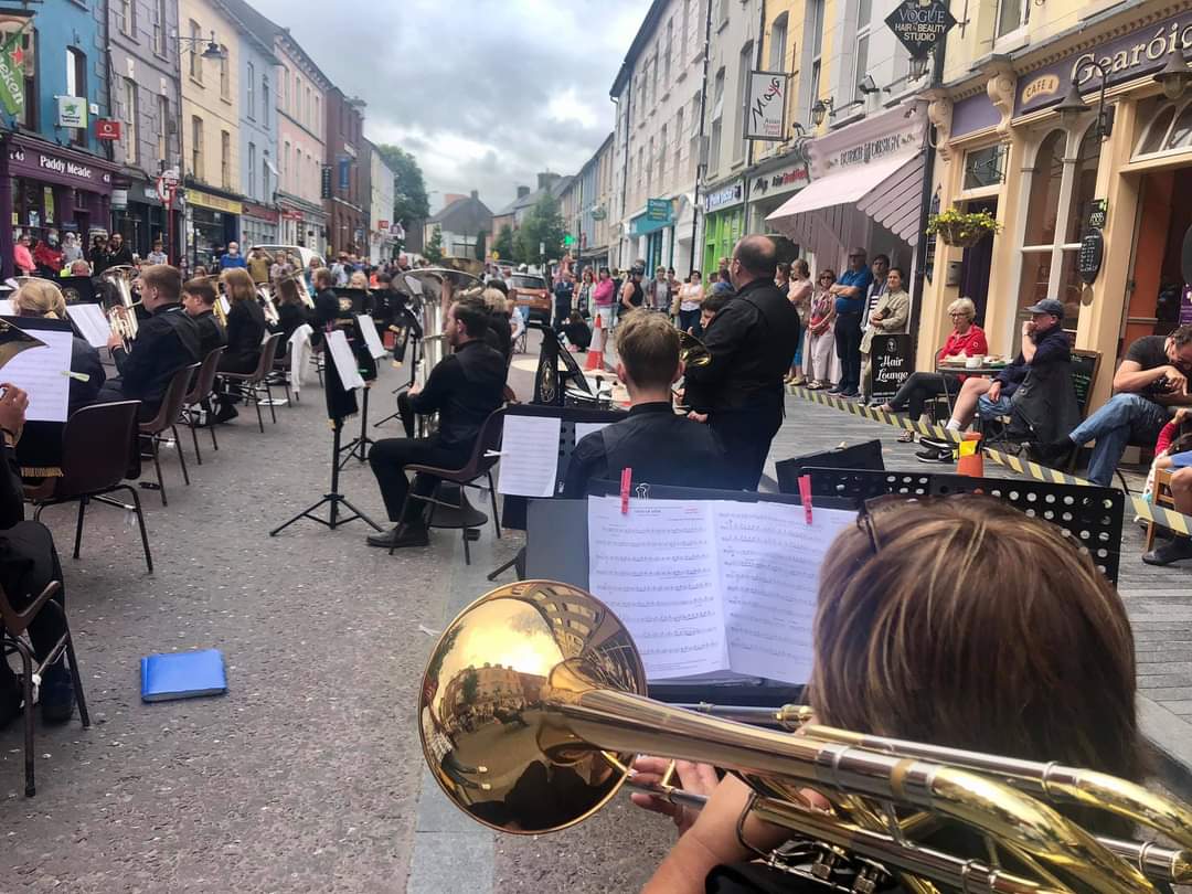 rkbem's tweet photo. @hugosrest @davidmcw @Paschald @mmcgrathtd @adriancummins @mcdigby @CWeston_Indo @mcculld This is Clonakilty West Cork yesterday afternoon streets pedestrianised and local brass band bringing the buzz. Local communities fighting hard down here for our local businesses whilst adhering to covid rules https://t.co/b052SYMjdG
