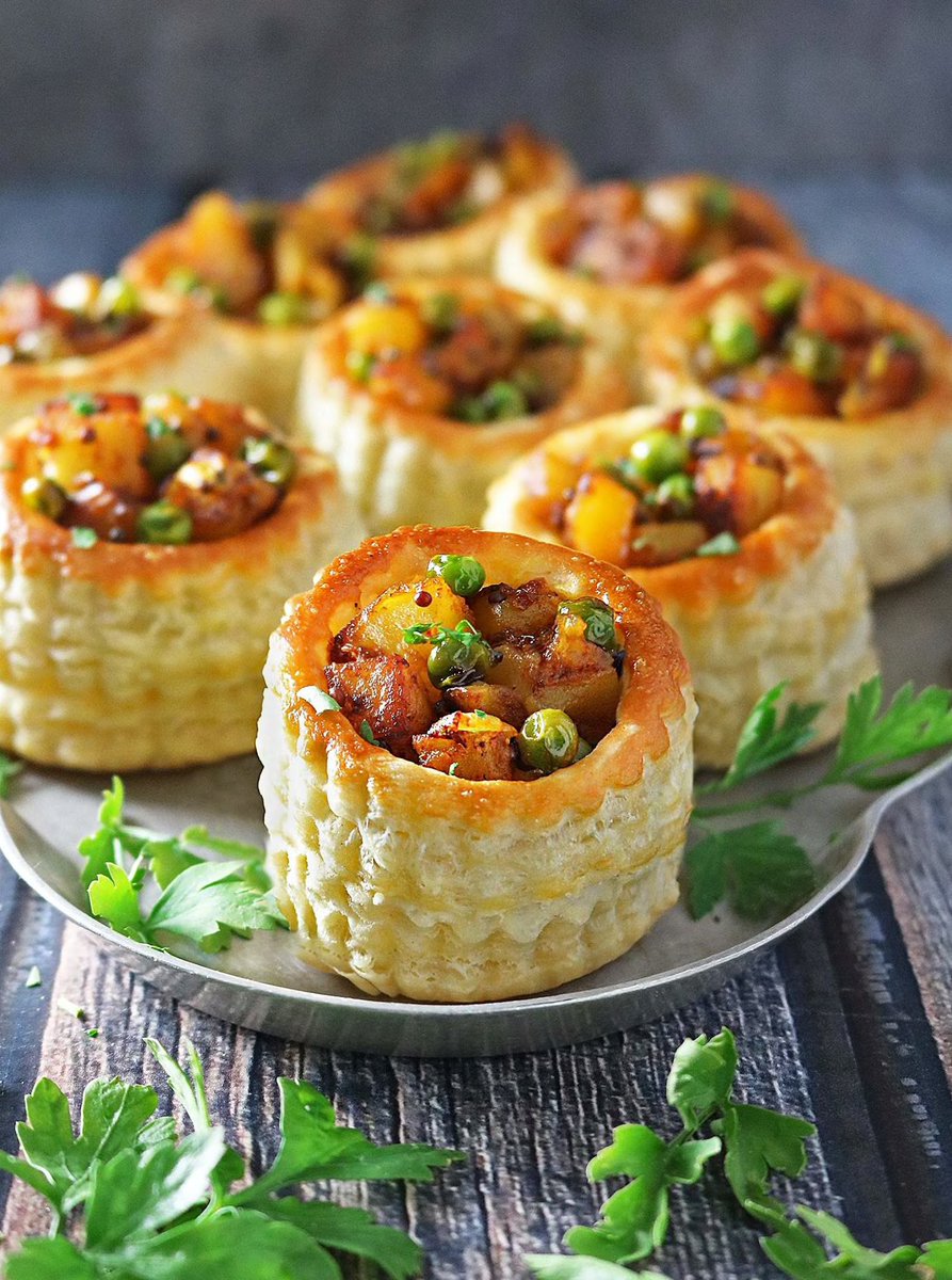 Adeetech1's tweet photo. Spiced Potato Puff Pastry Baskets
.
.
.
.
.

#pastry #pastrychef #pastrylove #pastrylife #pastry_inspiration #bakingusa #colorfulfood #bakingtherapy #bakinglove #bakingtime #bakingwithkids #bakingaddiction #cooking #cookingathome #adeetech https://t.co/kJV310bBOU