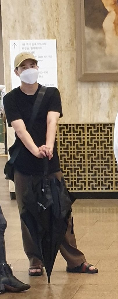 JUNMYEON? JUNMYEON!!!!OMYJHDHA IMY!! HE LOOKS I— 🤩🥺