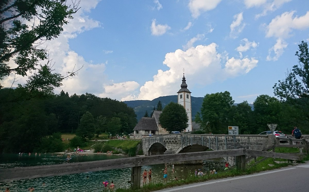 HelKranj's tweet photo. @vincentniclo
Good afternoon from Slovenia 🤗 this is Lake Bohinj (Bonhinsko Jezero), I was yesterday for paddleboarding, kayaking and swimming with my second family of Ljubljana 😊 Have a nice day 😘
#Bonhinj #Slovenija https://t.co/TVgEKNeB5D