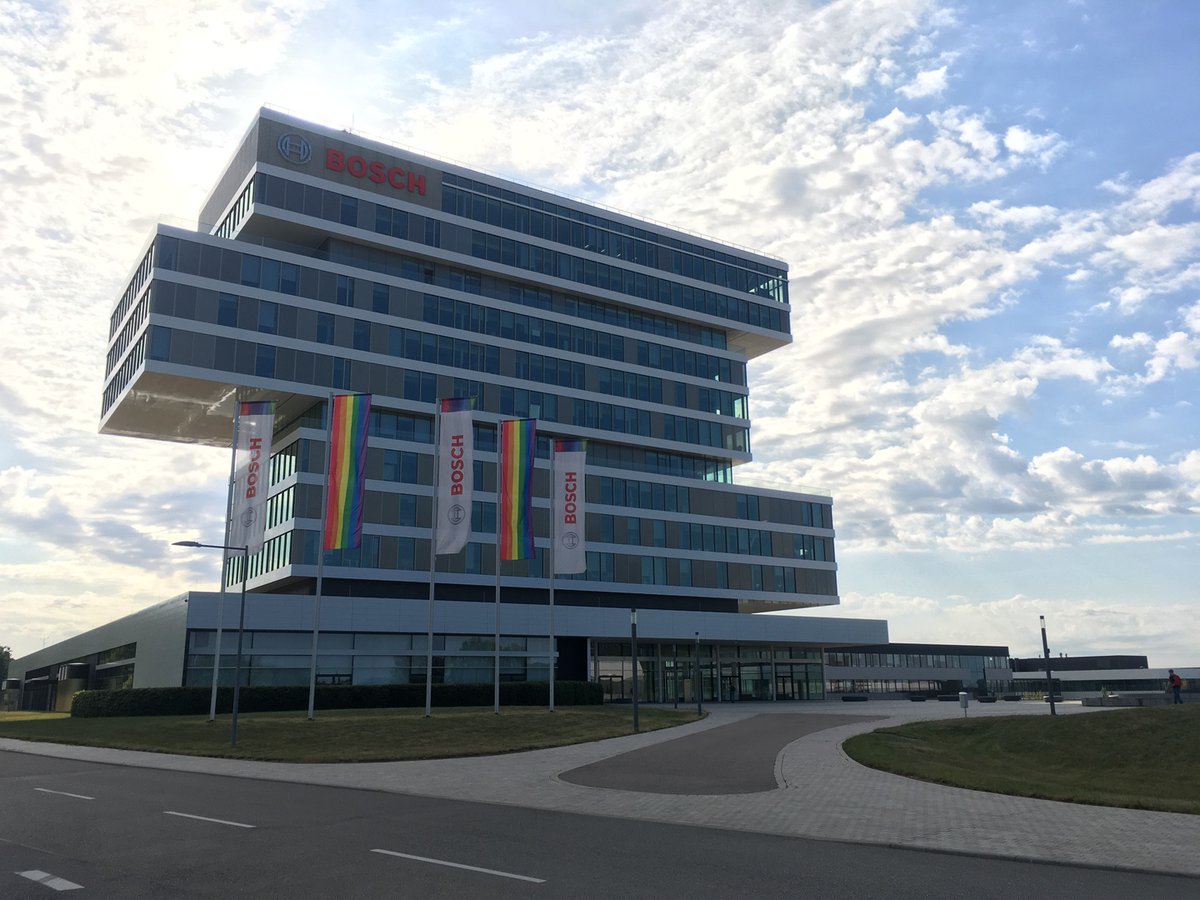 🏳️‍🌈 Boosting #diversity: On the occasion of this year's Christopher Street Day celebrations in Stuttgart, we have once again raised the #rainbow flag at our research campus in Renningen, Germany. Learn about the #LGBTIQ community at Bosch: bit.ly/diversityatBos…