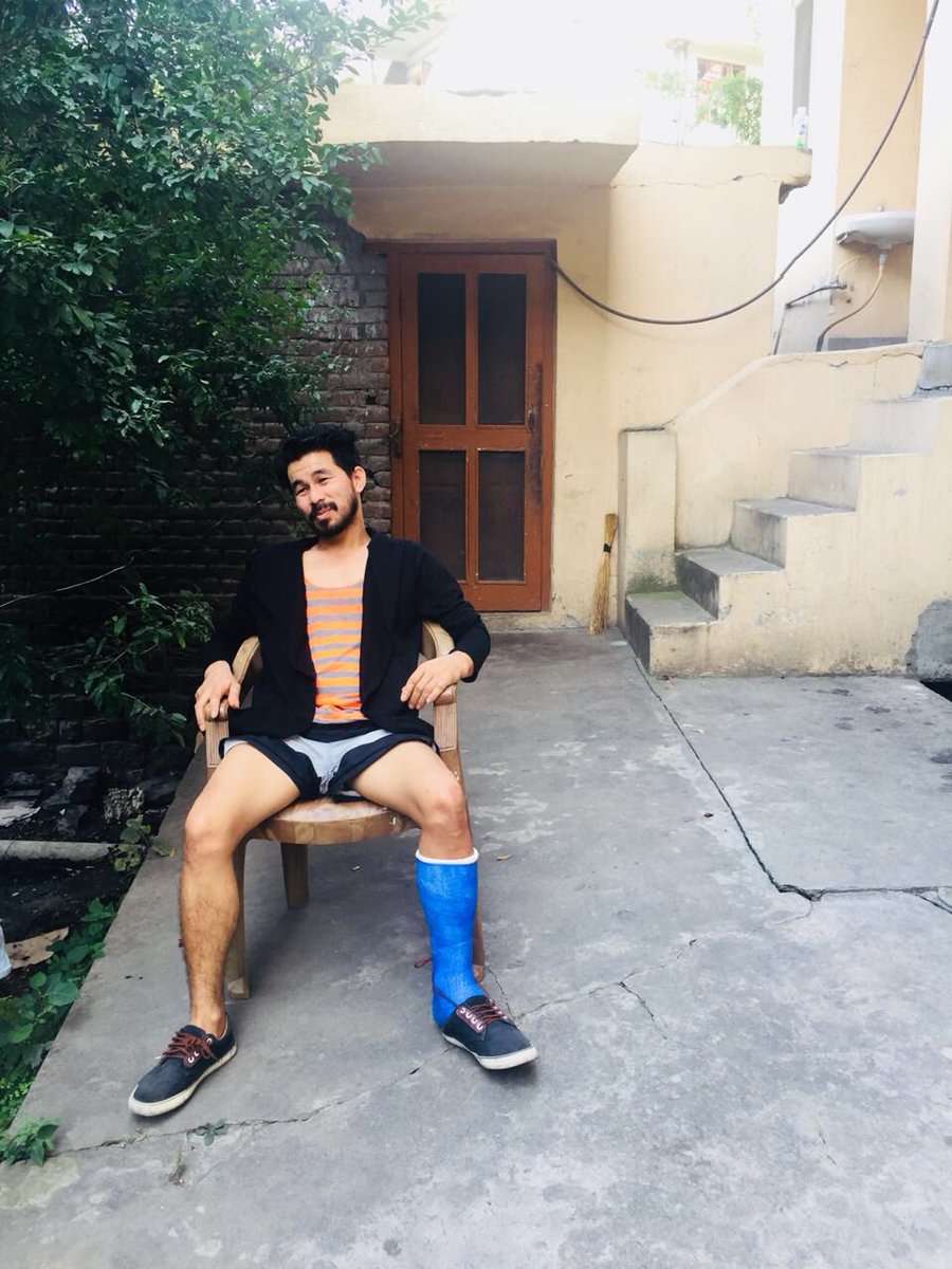 ASHOKDAIMARY2's tweet photo. @SonuSood Sir I felt down from The Step in My Room @During this Pandemic don’t have enough money for treatment.I m very awkward situation now in goA.# I have been trying to contact you Sonu Sir For long long time but I didn’t have Any Response from Your side. https://t.co/UzvUb31Poo