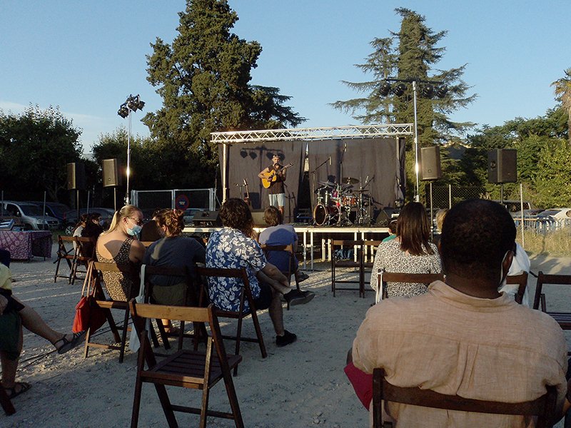 _OriolS's tweet photo. La #cultura com a antídot contra la coronacrisi. Ahir vam assistir al #BonusTrackFest #Cardedeu amb Adria Martínez Trio @MagaliDatzira @RoigeMusic @cescmartorell @Laiallachpou i Sam Ramos. La setmana vinent ho explicarem a @el9nou_vor

@ajcardedeu @miramelsmots @quesoni @asmuca https://t.co/39AOwfdFCR