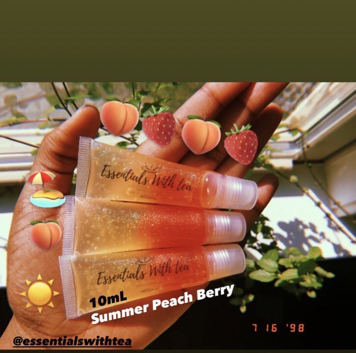 essentials_wtea's tweet photo. HydraTEAing lip gloss. 🌱
Made with herbal ingredients. 🌱☀️. PERFECT gloss that keeps lips hydrated ALL DAY. 
•
•
•
#blackowned https://t.co/d9NkwoA6MN