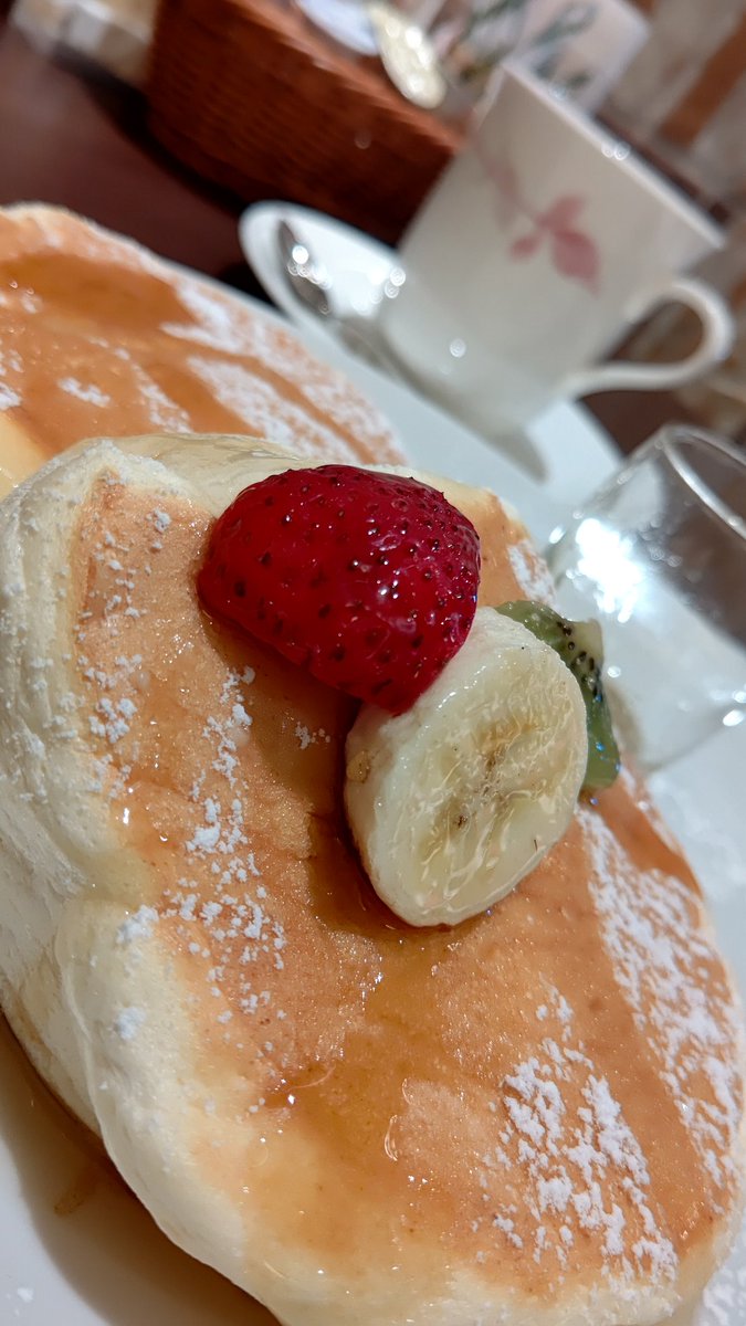 meihagengasuki's tweet photo. 本日、お家に居場所がなくて、流浪の旅に出ておりました。

行こう行こうと思っていたTBSストア
タワレコに寄り道
コーヒーをゆっくり楽しんで
帰宅

贅沢しました。

お土産は
「100倍返し饅頭」←優しい妻🤪🤪🤪
#TBSstore
#MIU404
#タワレコマスク https://t.co/qYnF9LXPFO