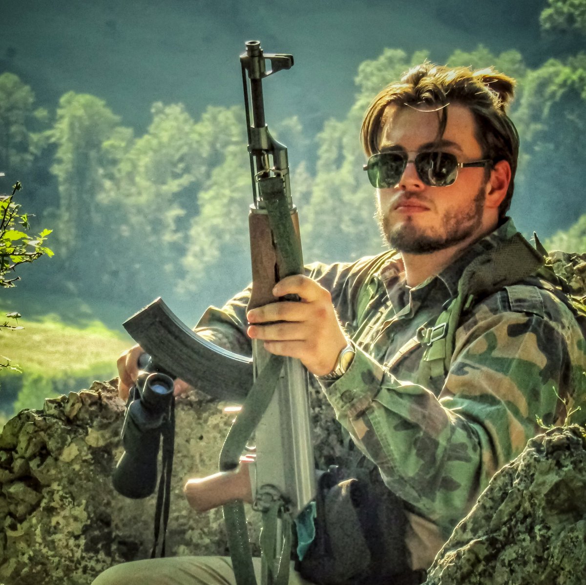 AnarholiberalF's tweet photo. #airsoft #yugowar #bosnia #cosplay #ak47 #woodland #army #us #marine #Military https://t.co/yuJj4llSlI
