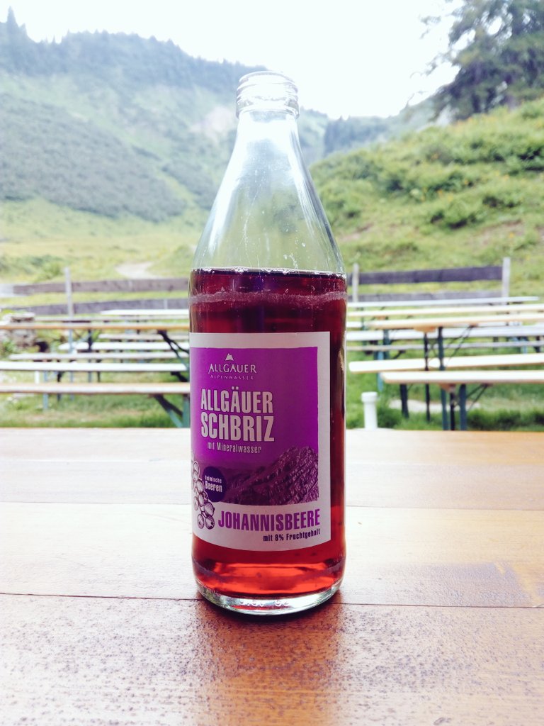 Sergej_Ivanov's tweet photo. Obere Walmendinger Alpe
Rast mit #Ribisel Schorle / Allgäuer Schbritz https://t.co/RgPKINYJWz