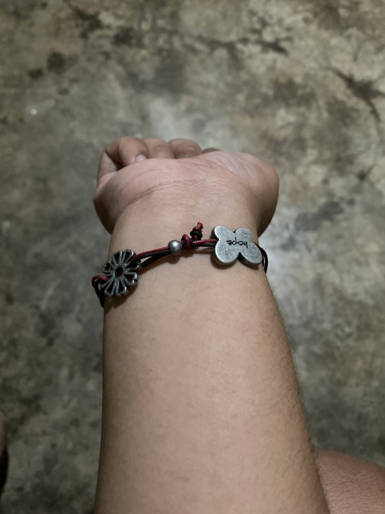 mypjminishop's tweet photo. I support what you support Min Yoongi☺️💛
#HopeBracelet https://t.co/K0PQYlCbMA