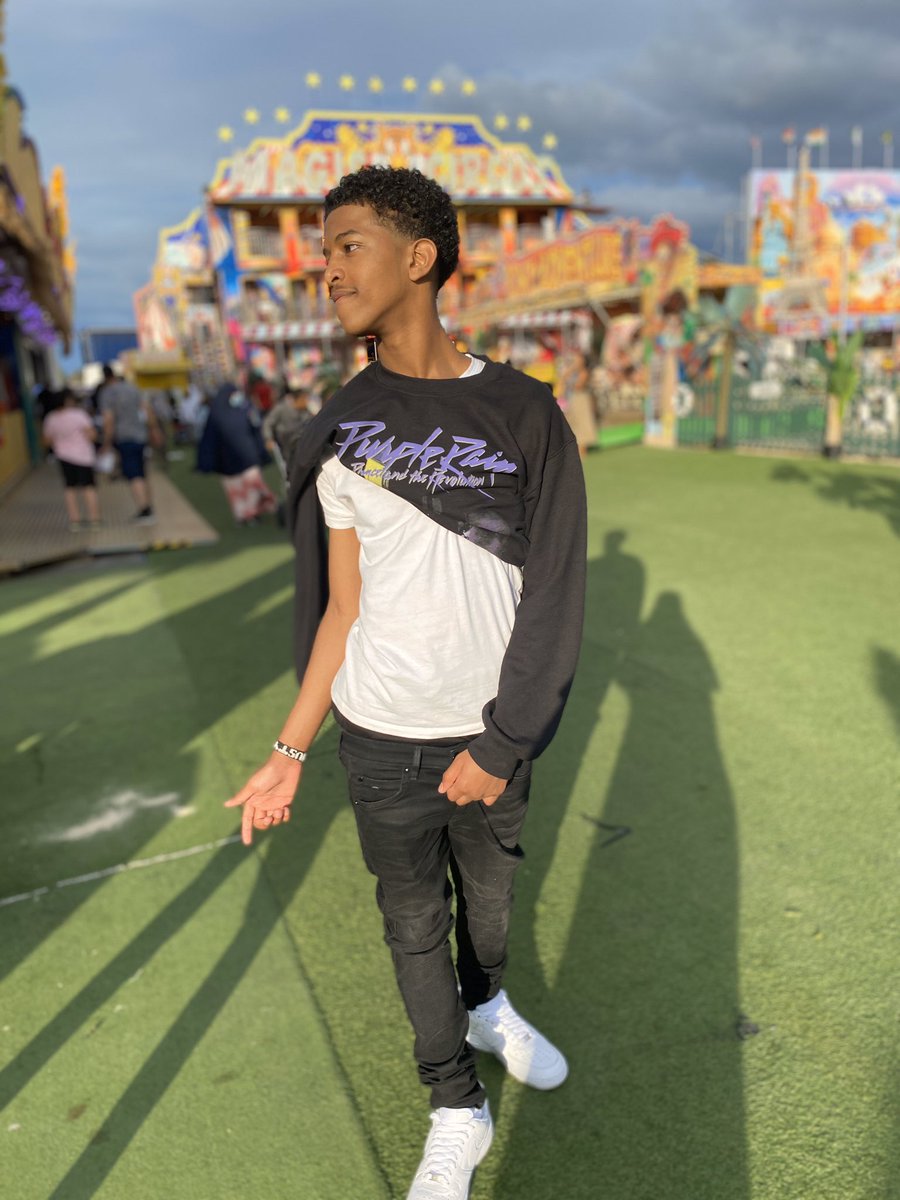 mustythe2nd's tweet photo. Jus a little suttin light https://t.co/50re8iBAbz