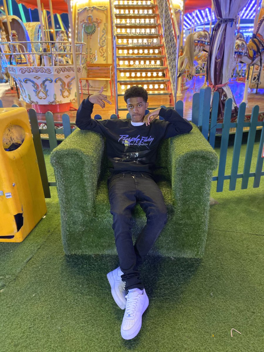 mustythe2nd's tweet photo. Jus a little suttin light https://t.co/50re8iBAbz
