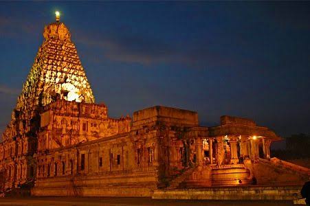  #BrihadishvaraTemple Thanjavur, also called Rajarajesvaram. It's one of the largest South Indian temples. Built by Tamil king Raja Raja Chola I between 1003 and 1010 AD, the temple is part of the UNESCO World Heritage Site. It is dedicated to Lord Shiva. https://twitter.com/VandanaJayrajan/status/1166772049034891264?s=19