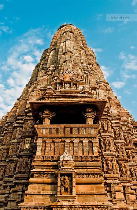  #KandariyaMahadevTempleIt is the largest, tallest and most beautiful Temple of the Khajuraho Group of Temples. This medieval marvel dates back to 1050 BC and was built by Raja Dhandadeva, a strong Chandela ruler. https://twitter.com/VandanaJayrajan/status/1198662616719081473?s=19