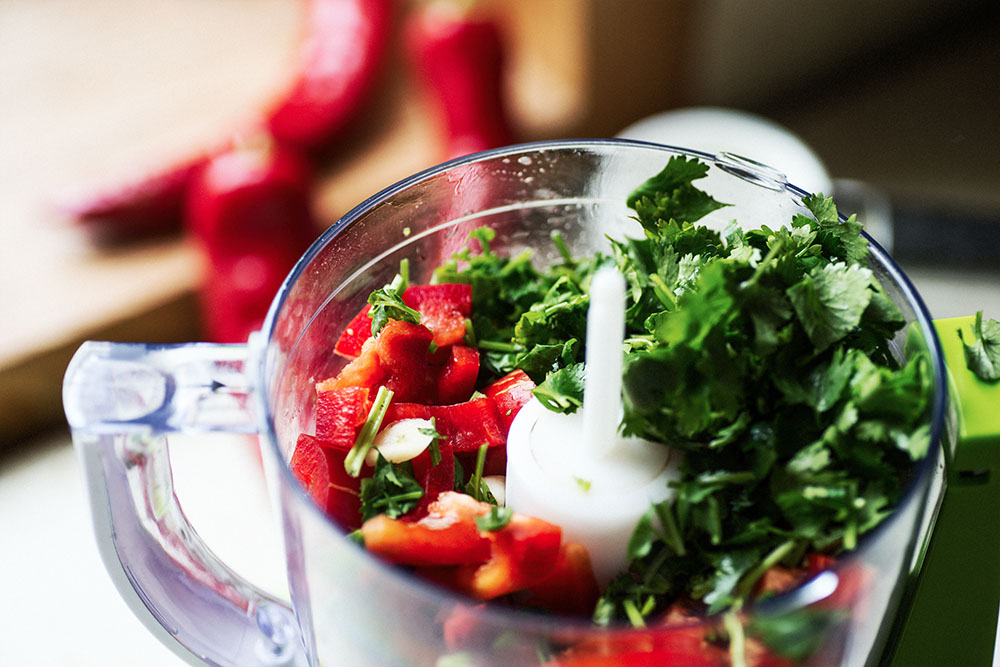 quench_mag's tweet photo. #IQuench 3 must-have gadgets for all you cool cats &amp; kitchens Is it just me, or does it seem like there’s a kitchen gadget for everything? Want to turn chickpeas into a https://t.co/w7bdV1HLZz https://t.co/AHSBNmpljS