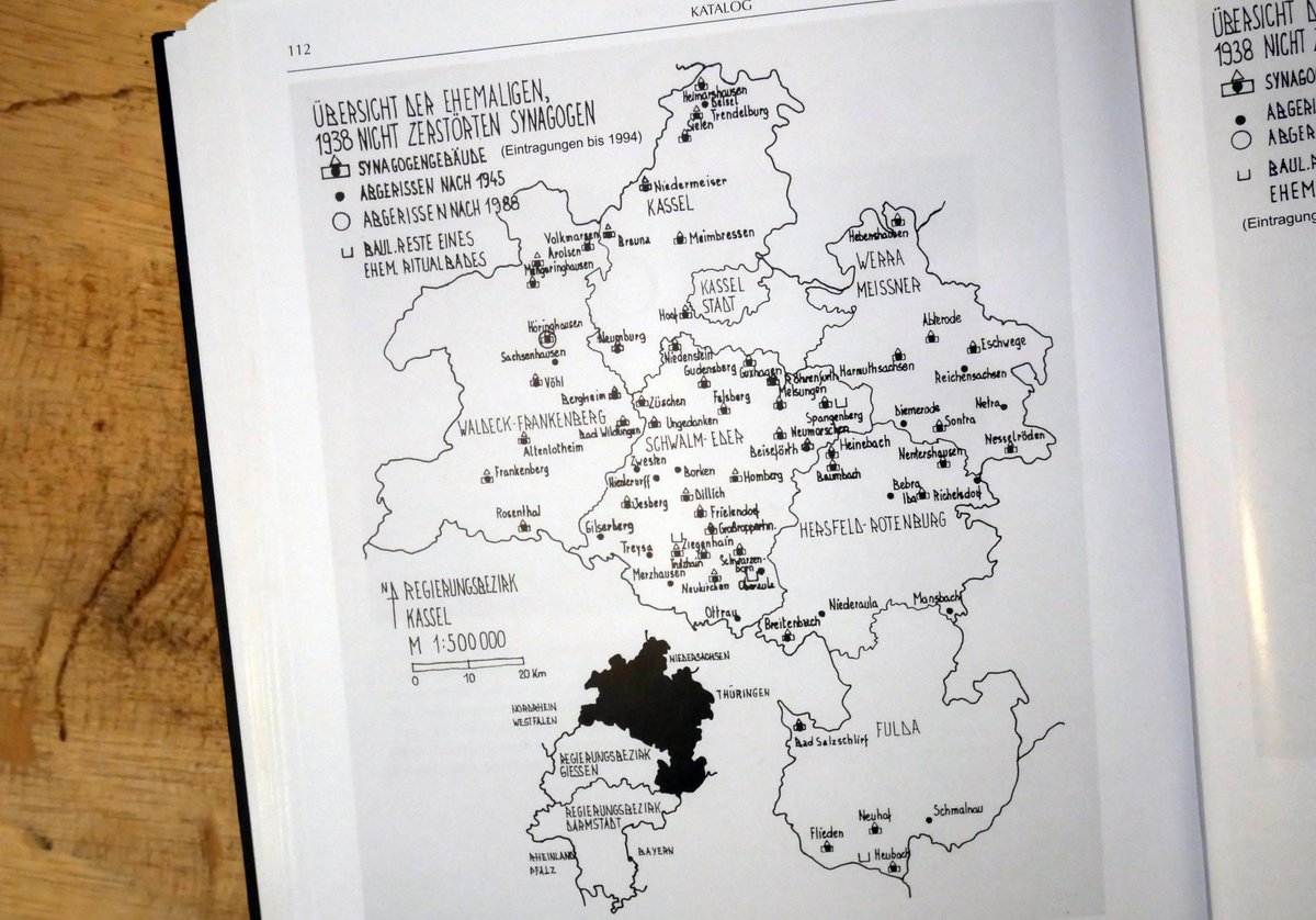 goldi's tweet photo. Wusstet ihr, dass es in Deutschland Hunderte Synagogen gab, die zwar Pogrome und Krieg überlebt haben, nicht aber die Bauwut der Bundesrepublik. Bis in die 80er wurden leerstehende Synagogen zu Pferdeställen, Feuerwehrhäusern, Kirchen oder Parkplätzen. 167 allein in Hessen. https://t.co/v8taxPYhWx
