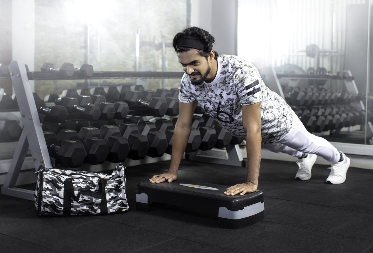 Lifestyle_Store's tweet photo. Make your workout routine more stylish with trendy and comfortable activewear by Kappa from Lifestyle!
.
Gear up for the safest shopping experience with Lifestyle #SafeDistanceSale and get upto 50% OFF!
.
#LifestyleStores #FreshFashion #NewCollection #MensWear #Sale #EOSS https://t.co/6mOXdlZ9cv