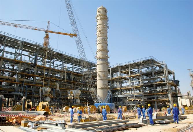 TriAditha's tweet photo. [Thread Konstruksi - Karir] Bagaimana lulusan Teknik Sipil berkarir di sektor Migas, Energi dan Petrokimia sebagai EPC Kontraktor. https://t.co/mjQkk8JIs6