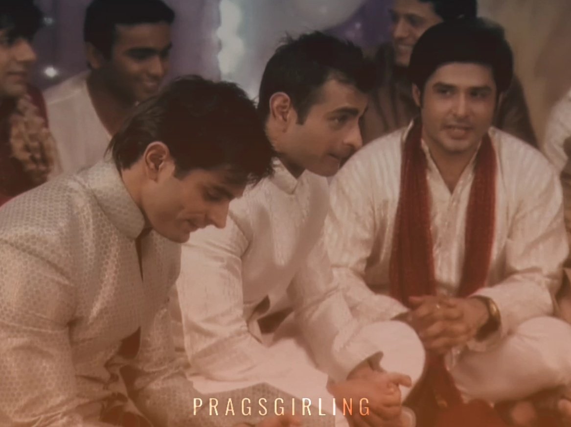 OyyeHoyyeBasket's tweet photo. Yaara Teri Yaari ft. The DMG Gang

((Happy Friendship Day, folks!))

Drive : https://t.co/CyfC4qPrIo

#DillMillGayye | #DMG https://t.co/hBFVWW5cp6