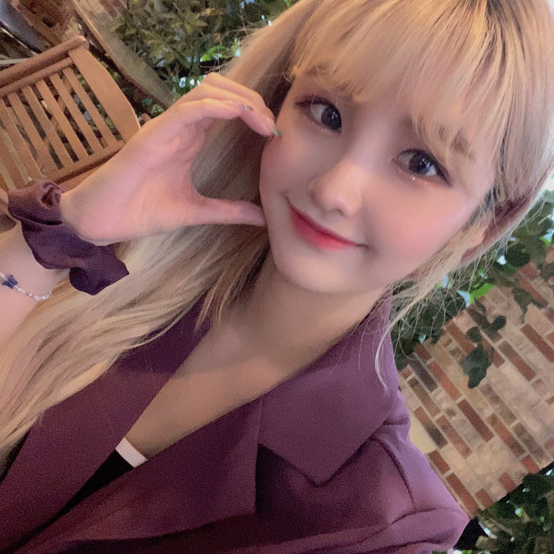 [#달린]

앤써🧚🏼‍♀️
주말인데 좋아하는 사람들과 좋은 시간 보냈나요??!
우리 앤써 항상 좋은 시간 보냈으면 좋겠어요😸
언제나 우리 엔제리 좋아해줘서 고마워요💜
-
#ANS #Dalyn #ANSER #에이엔에스 #달린 #달냥이