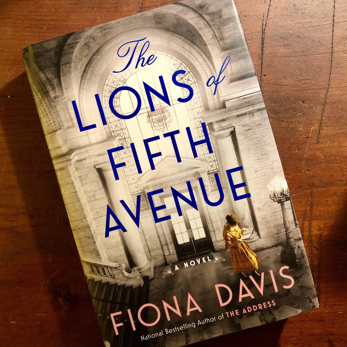 Best kind of mail? Book mail!
So excited to dive into the wonderful @FionaJDavis ‘s brand new novel! (Also? How GREAT is this cover?)