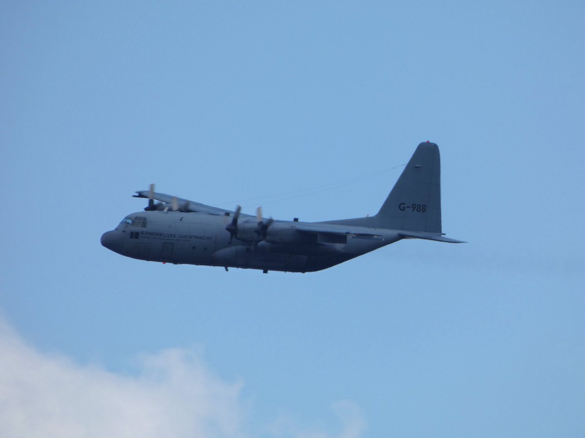 EHEH_Spotter's tweet photo. Sunday Arrival🤔 : Royal Netherlands Air Force Lockheed C-130H Hercules (G-988, #480C06) as flight #NAF35 Approach Runway21 @ EHEH #garden
#RNLAF #C130 #EHEH #potn #avgeek https://t.co/xYQlQhsypu