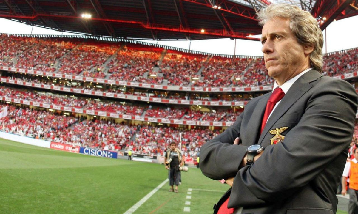 SportsCenterBR's tweet photo. "Jesus fez uma grande bobagem. Lá, ele não terá a metade da adoração da torcida do Flamengo. Aqui, ele era amado, venerado, virou Deus. Isso nenhum dinheiro do mundo paga."

- Abel Braga, no #AquiComBenja https://t.co/yst6x5stud
