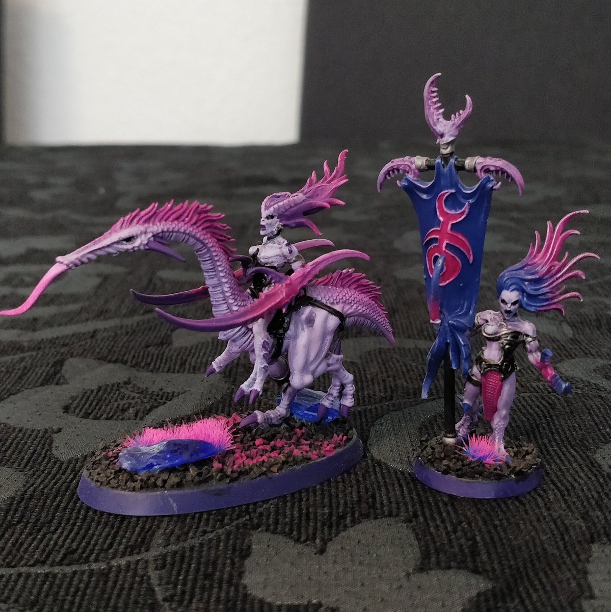 Fyorah's tweet photo. Just got into painting minis and those are some of the first models I have painted :3 Still have a lot to improve on, but I guess thats a decent start. @WarComTeam #warhammer40k #New40k https://t.co/Be3dXtd4Js